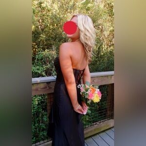 Elegant Black Satin Strapless Prom Dress